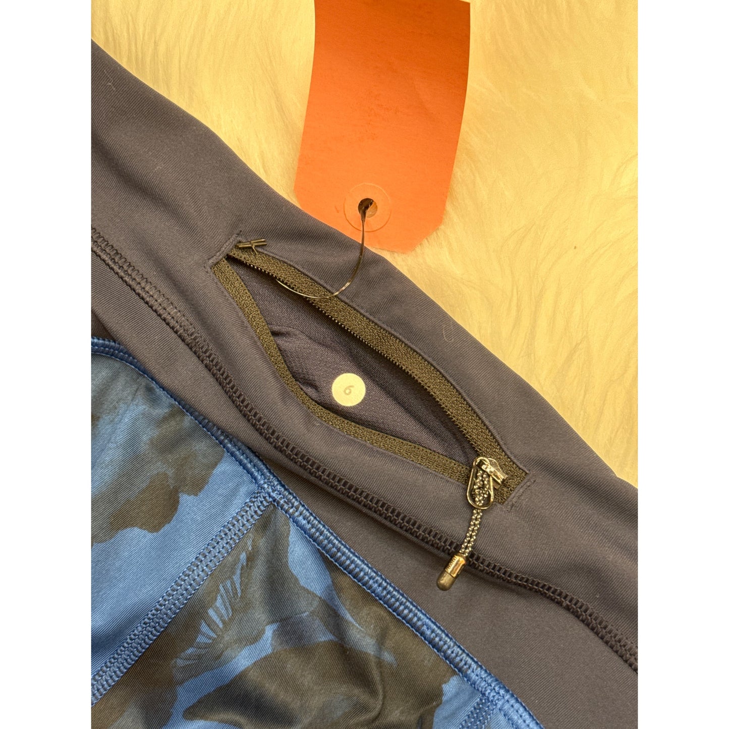 Lululemon Crop Leggings - Size 6, 23"