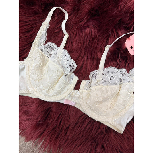 Vintage Victoria's Secret Y2K White Lace Bra - Size 36B