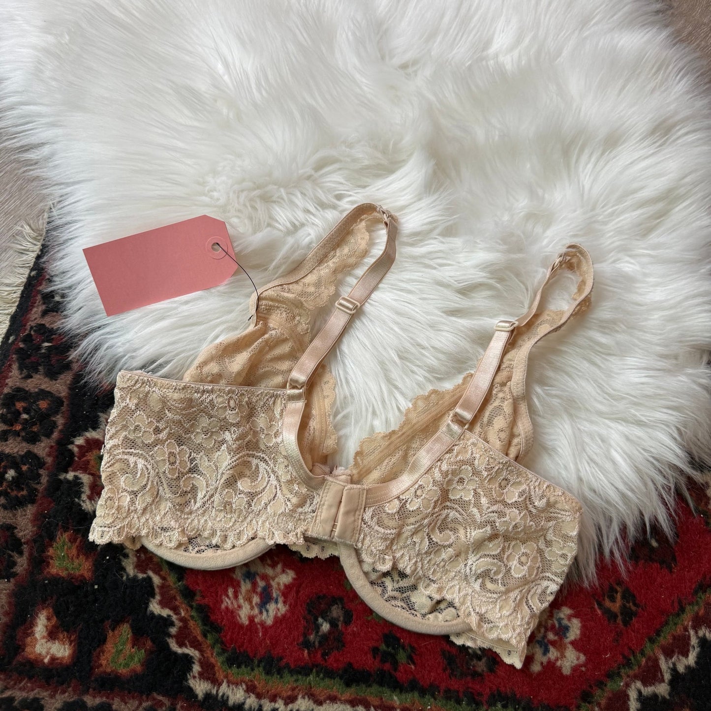 Vintage Beige Lace Bra - 32DD
