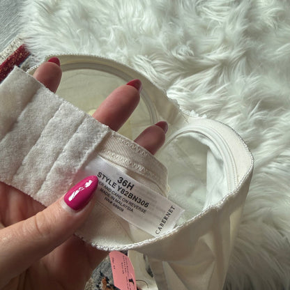 Cabernet White Lace Vintage Bra - 36H