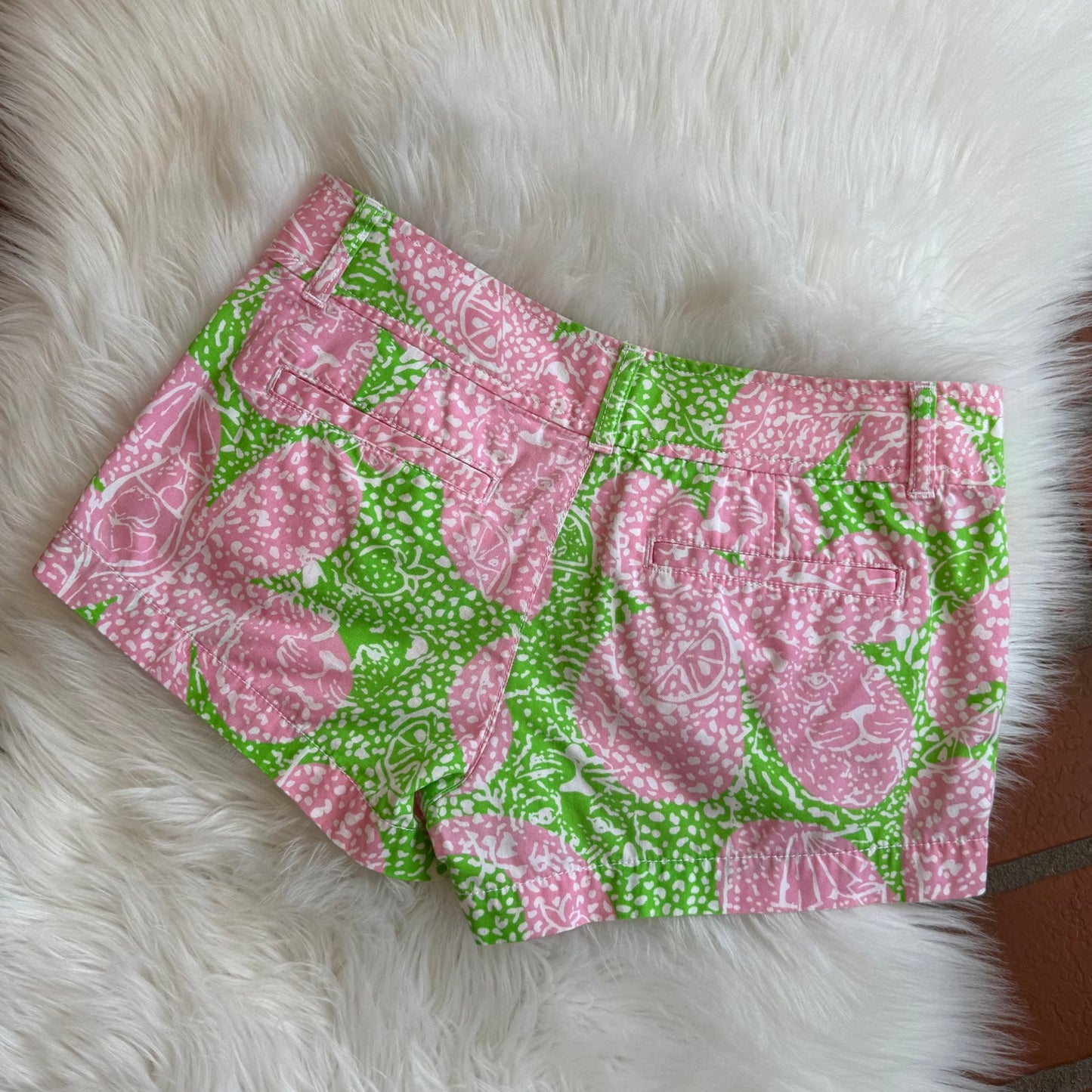 Lilly Pulitzer Classic Green & Pink Floral Low Rise Shorts - 00/0