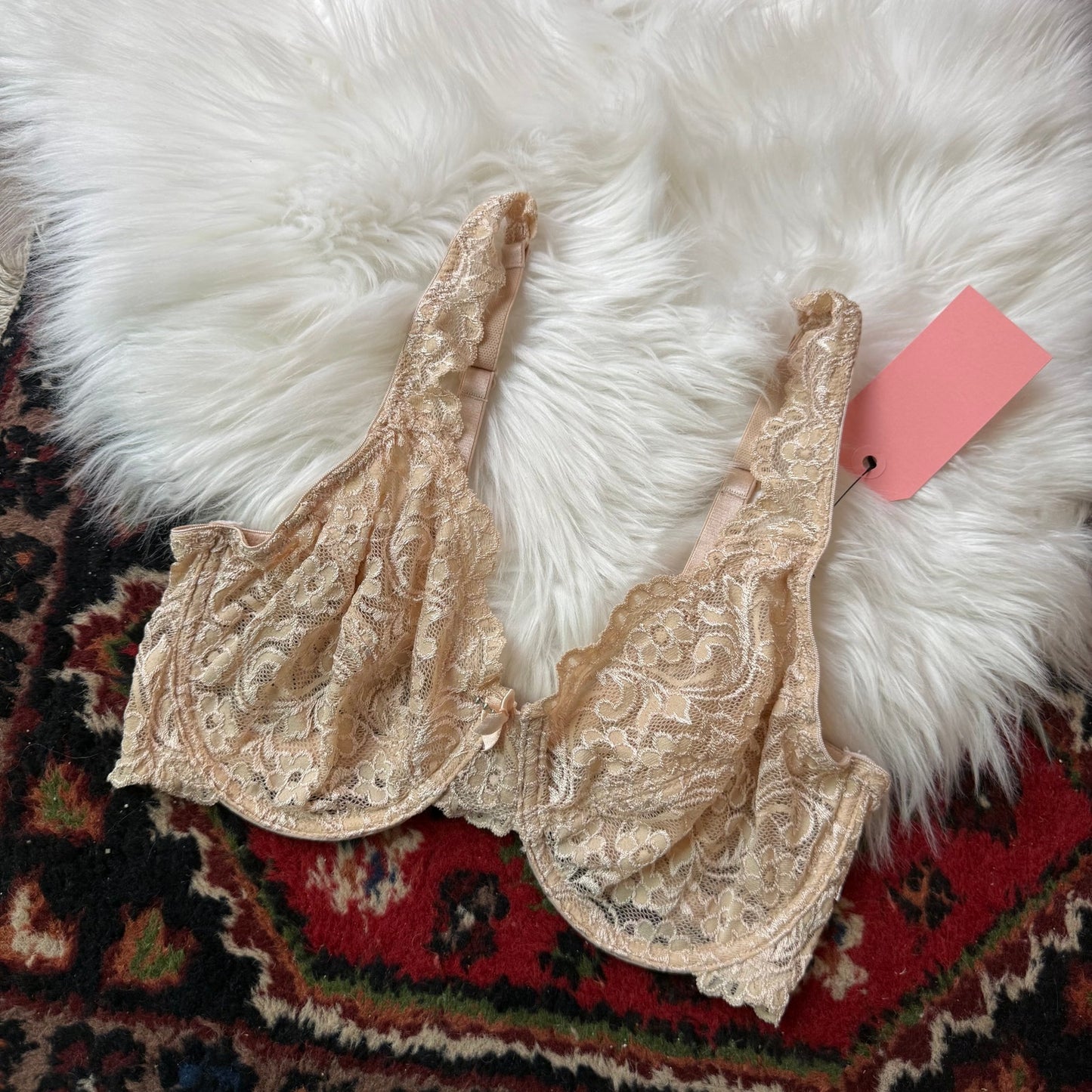 Vintage Beige Lace Bra - 32DD