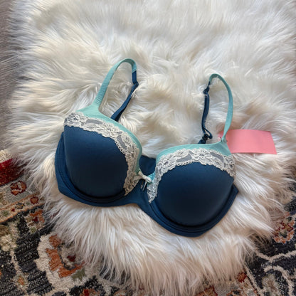 Victoria's Secret Body By Victoria Lined Demi Bra - 32DD