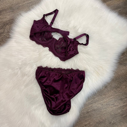 Victoria's Secret Vintage 2 Pc Lingerie Set - 36C, Small