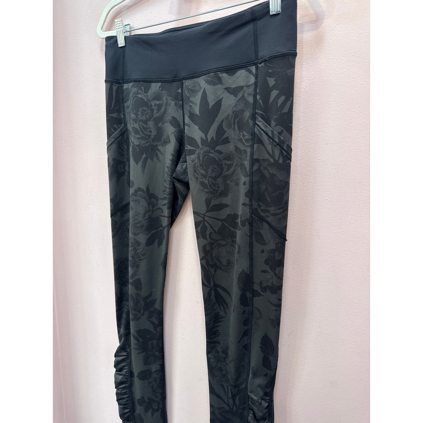 Lululemon Black Floral Pattern Leggings- Size 8