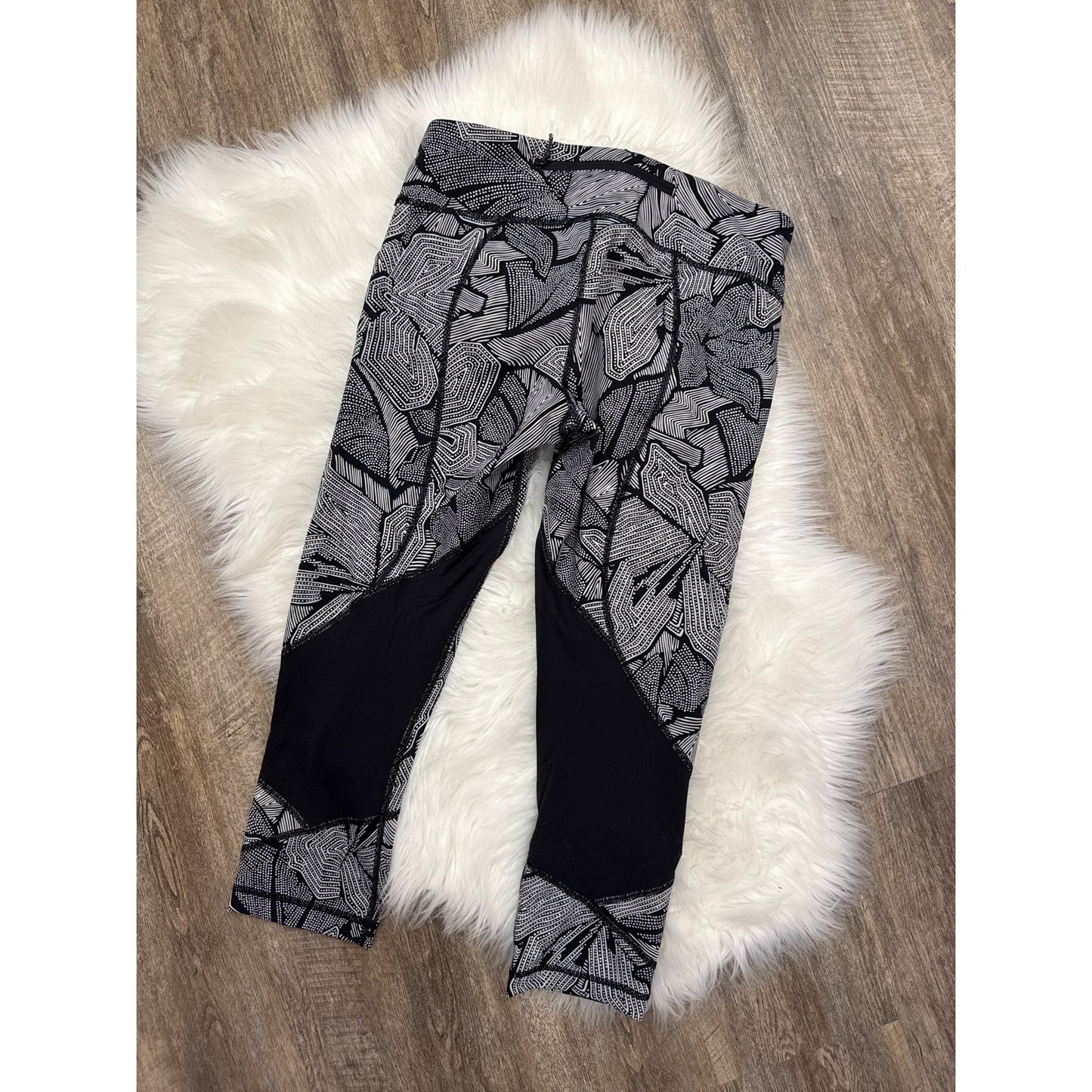 Lululemon Pace Rival Crop Leggings - Size 8