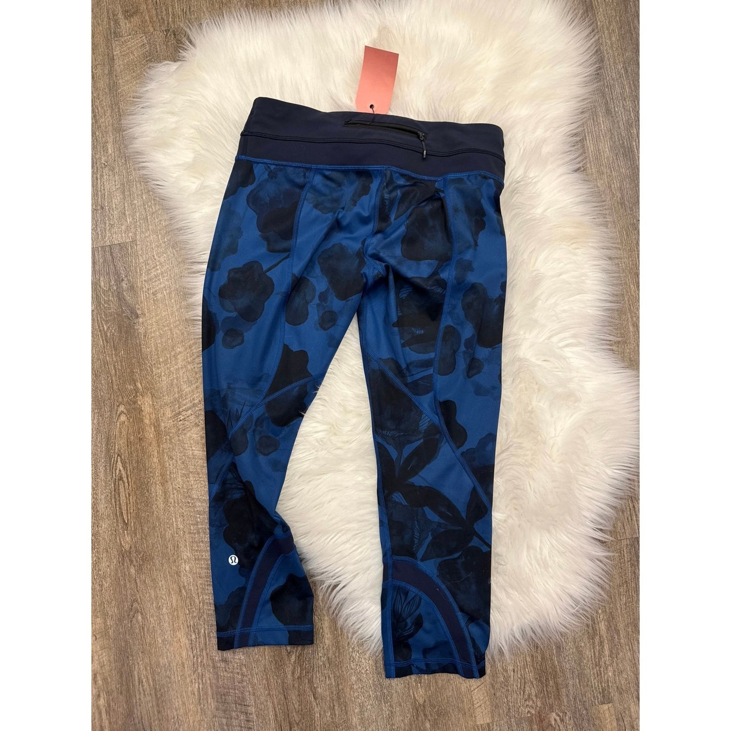 Lululemon Crop Leggings - Size 6, 23"