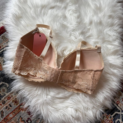 Frederick's of Hollywood Vintage Beige Lace Bra - Size 36D