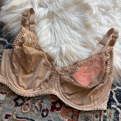 Chantelle Designer Neutral Lace Bra - 36D
