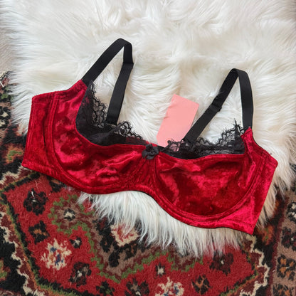 Frederick's of Hollywood Vintage Red Velvet and Black Lace Bra - 40DD