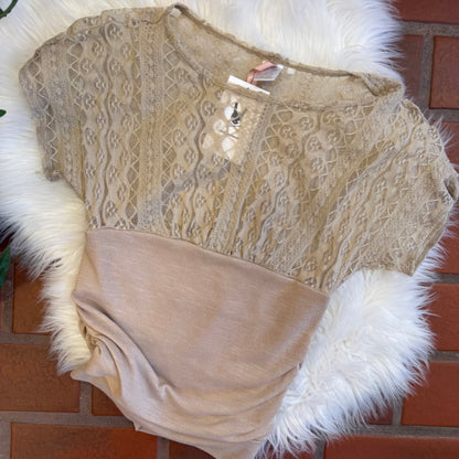 Vintage Beige Lace Top - Size XS/S