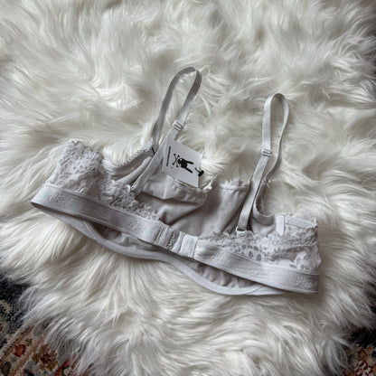 PINK Victoria's Secret Grey Bra - 34C