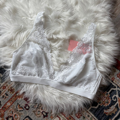 Wacoal Adjustable White Lace Bralette - Size 40