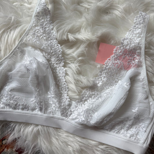 Wacoal Adjustable White Lace Bralette - Size 40