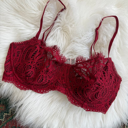 Victoria's Secret Convertible Red Lace Bra - 32DDD (32F)