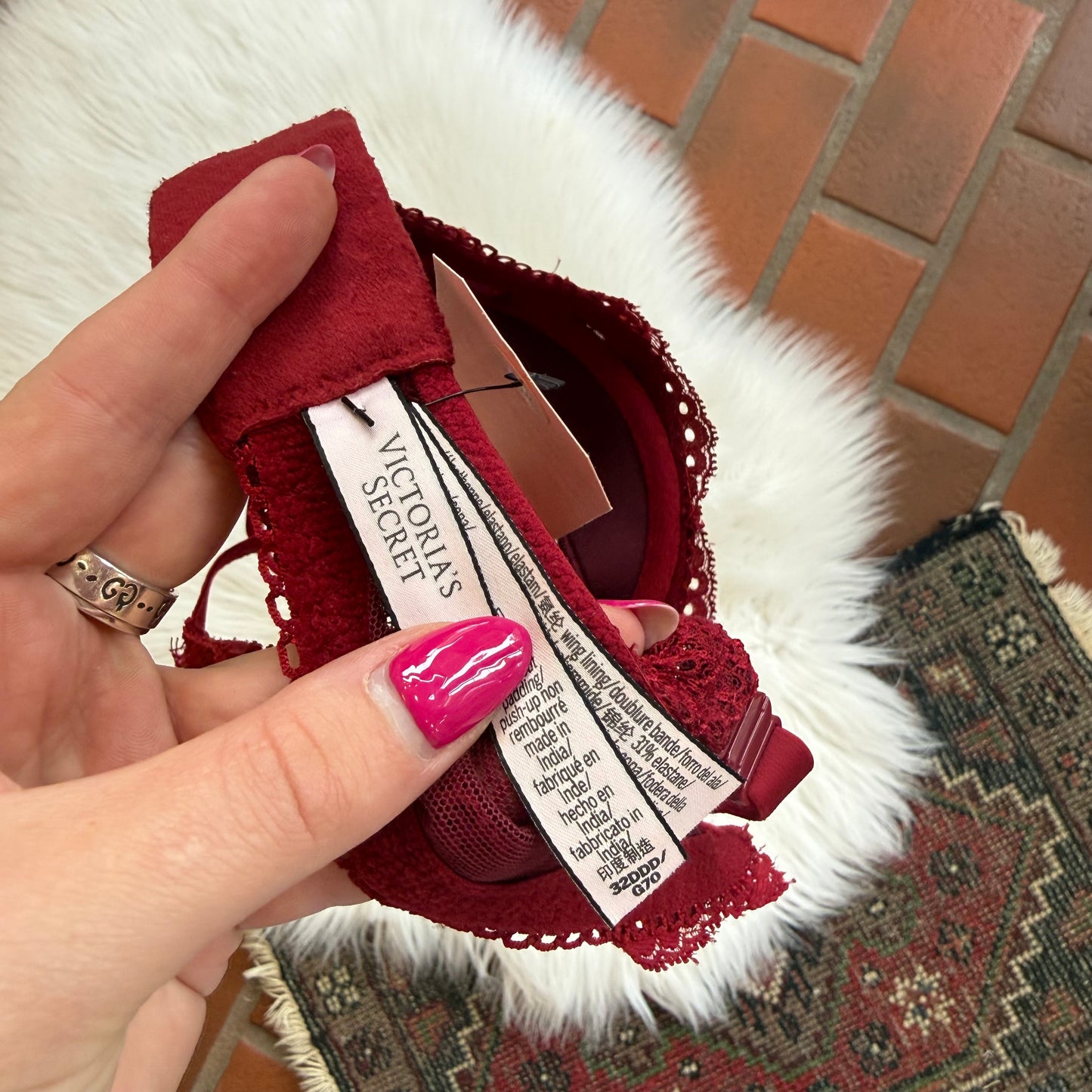 Victoria's Secret Convertible Red Lace Bra - 32DDD (32F)