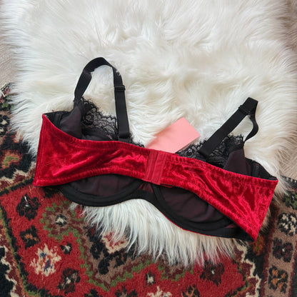 Frederick's of Hollywood Vintage Red Velvet and Black Lace Bra - 40DD