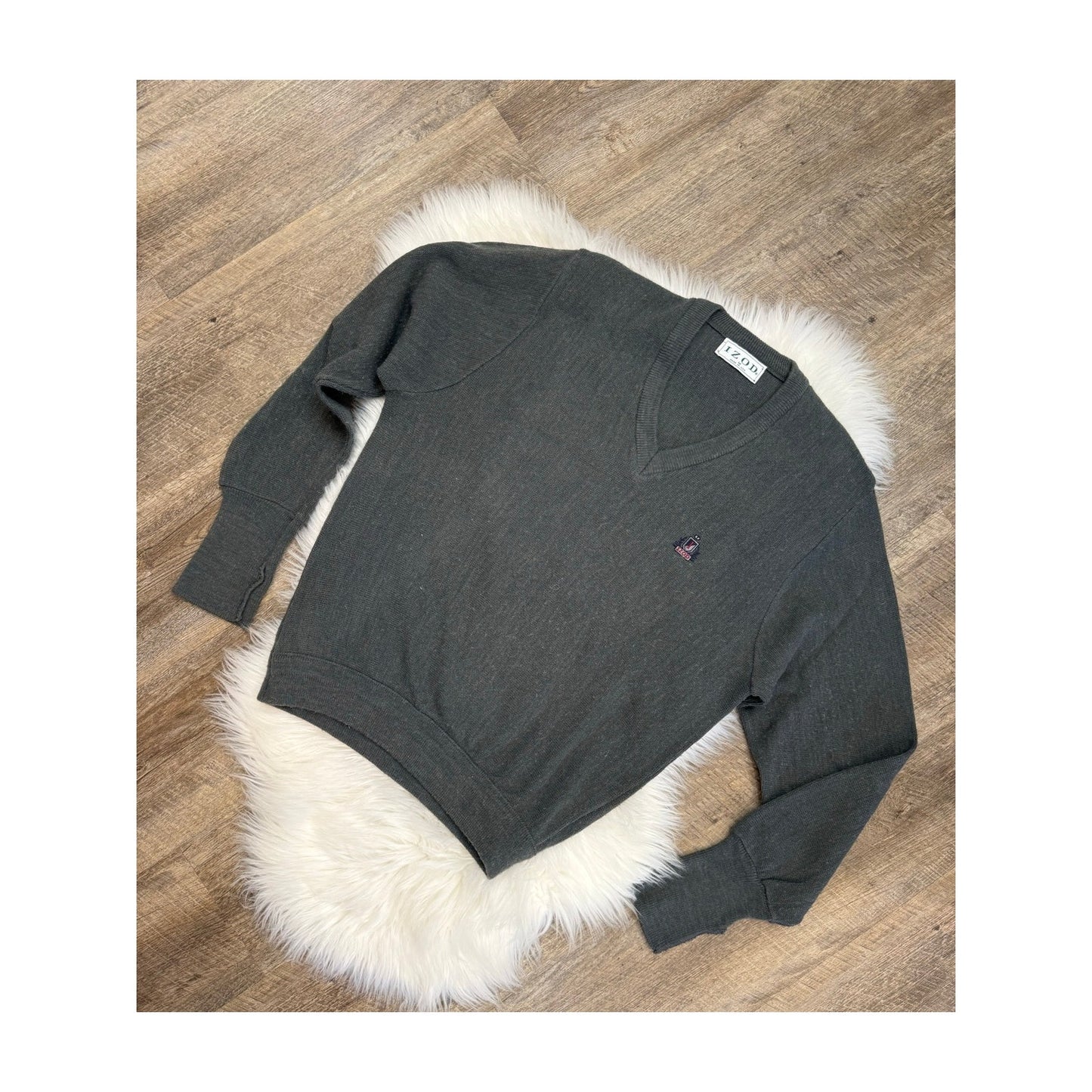 Vintage Izod V-Neck Sweater - Size M
