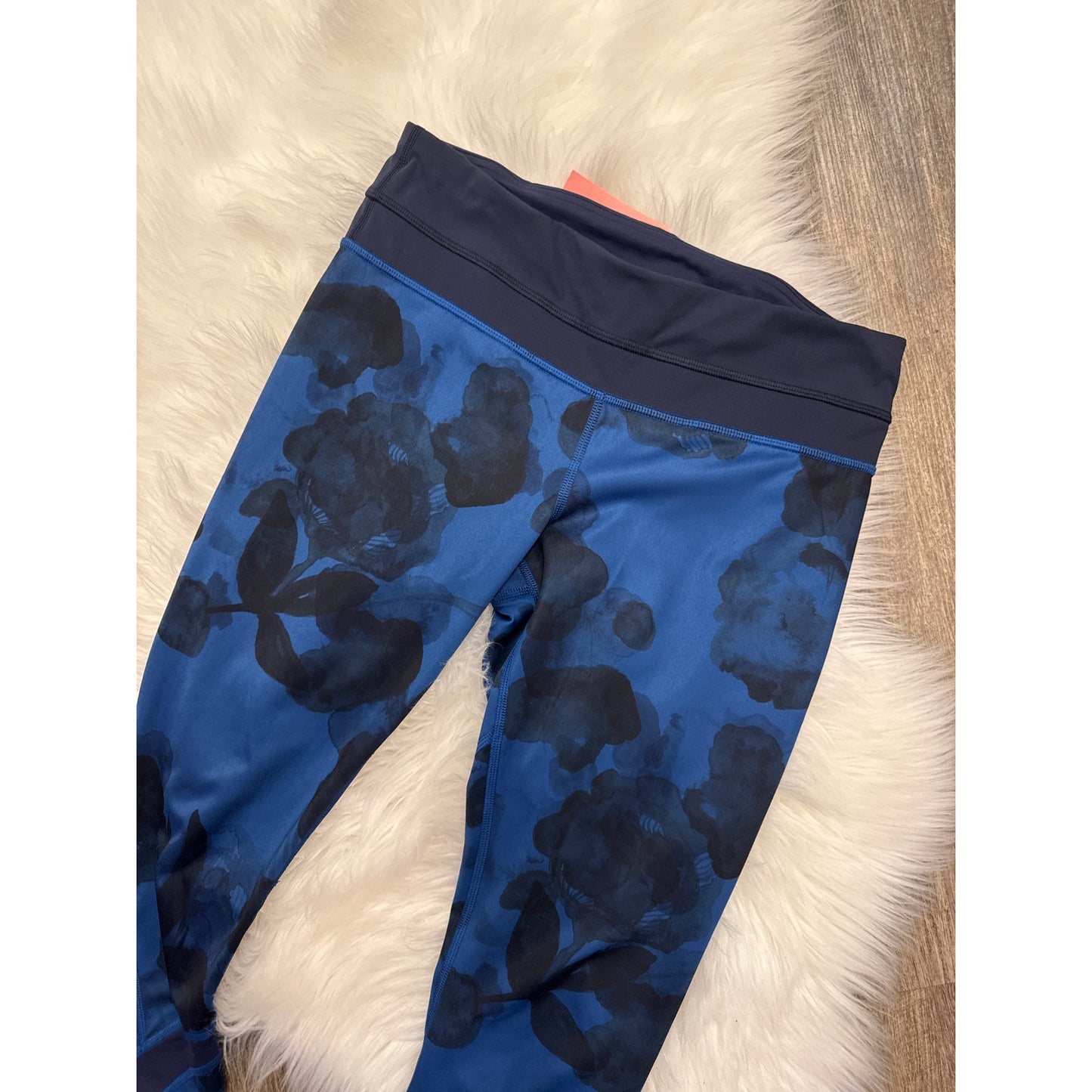 Lululemon Crop Leggings - Size 6, 23"