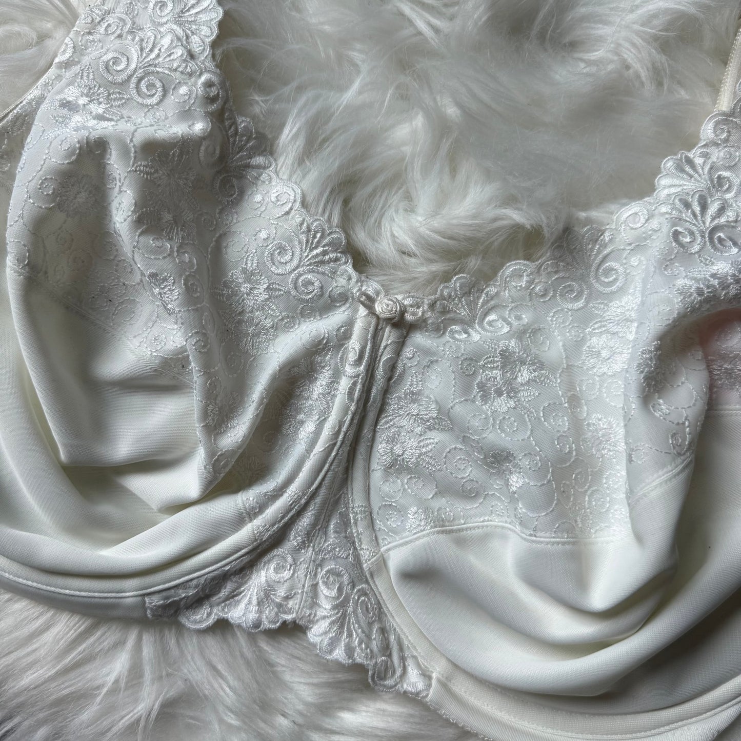 Cabernet White Lace Vintage Bra - 36H