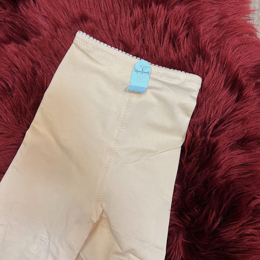 Hollywood Vassarette Vintage 1960s Shapewear Shorts/Girdle - NWT, Size S