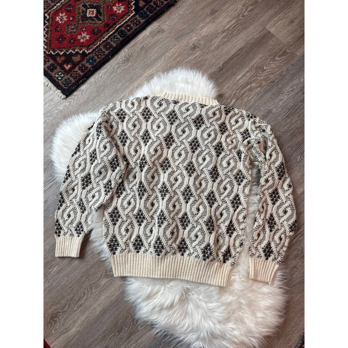 Vintage Patterned Sweater - Size M