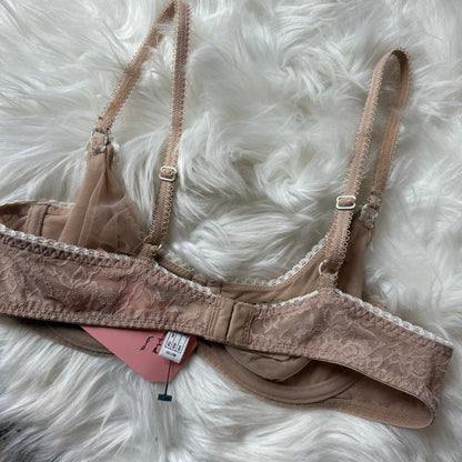 B. tempt'd Beige Lace Bra - 34B