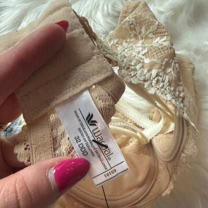 Wacoal Beige and White Lace Overlay Bra - 32DDD